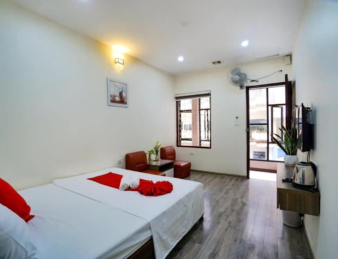 Hotel Khach San Giao Thong Hanoi Esterno foto