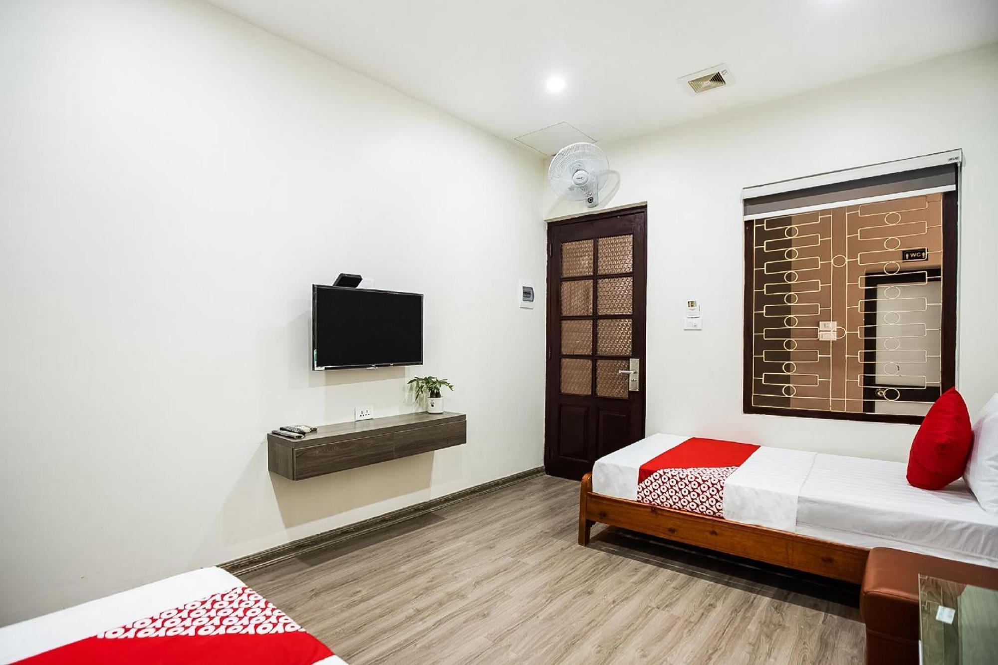 Hotel Khach San Giao Thong Hanoi Esterno foto