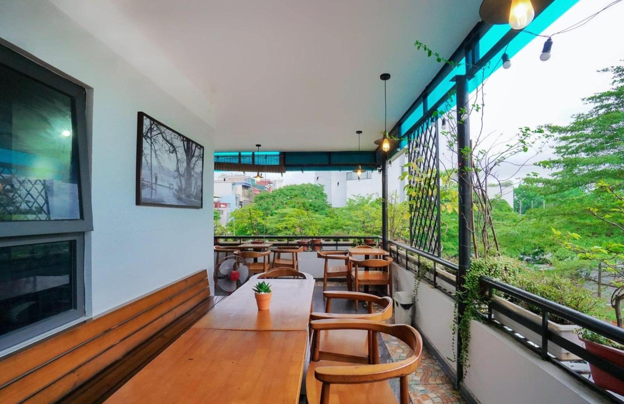Hotel Khach San Giao Thong Hanoi Esterno foto