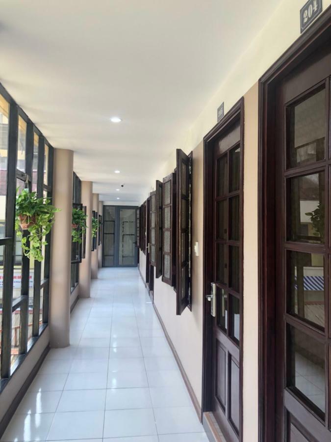 Hotel Khach San Giao Thong Hanoi Esterno foto